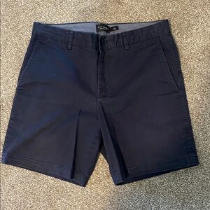Club Monaco Baxter Fit Men’s Navy Shorts. Size 29 EUC.